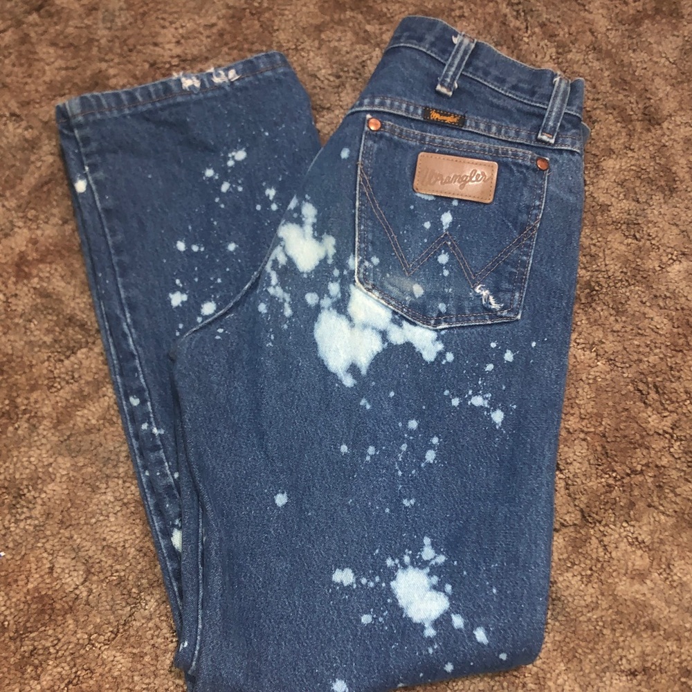 Women’s Wrangler Splatter bleached  Jeans/capris